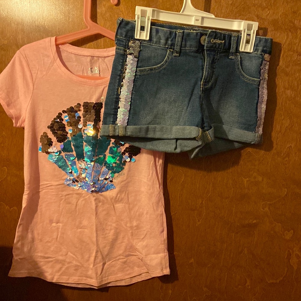 Adorable sequence Justice outfit
